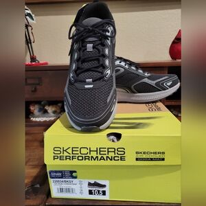 Skechers Black and Gray Athletic Shoes. NWT